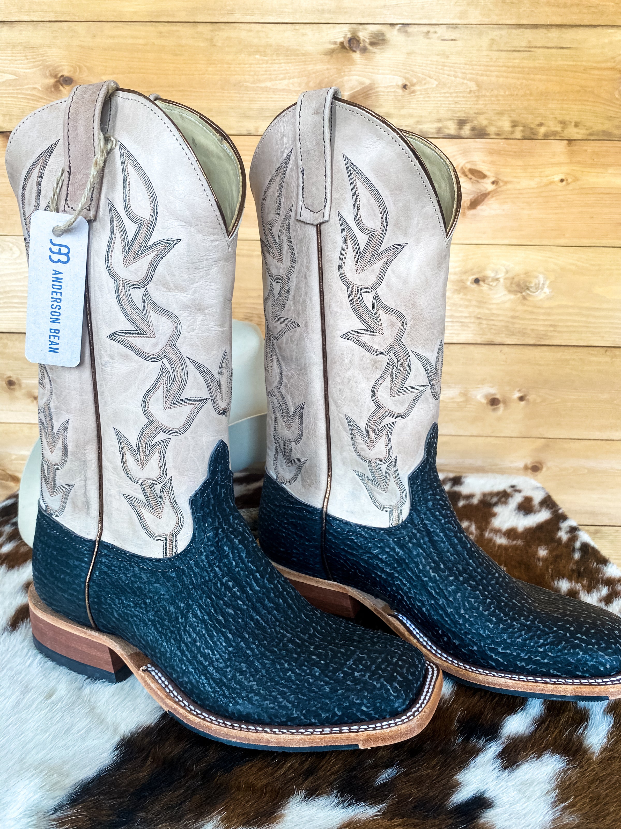 【Ameri】SHARK Sole SQUARE Boots Anderson Bean Black Safari Shark Square Toe Boots | Ranch-Land